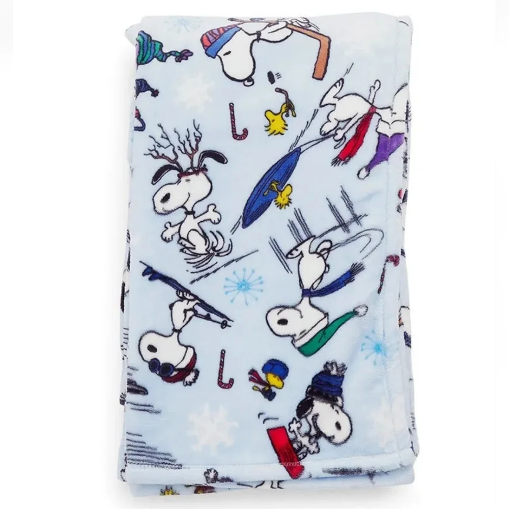 NWT Vera Bradley Peanuts Ski Jump Snowflake Snow Snoopy Woodstock Plush Throw